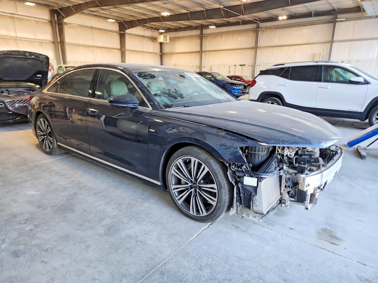Audi A8 L