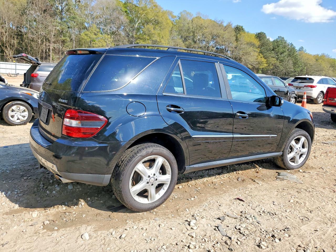 Mercedes-Benz M-Class 350