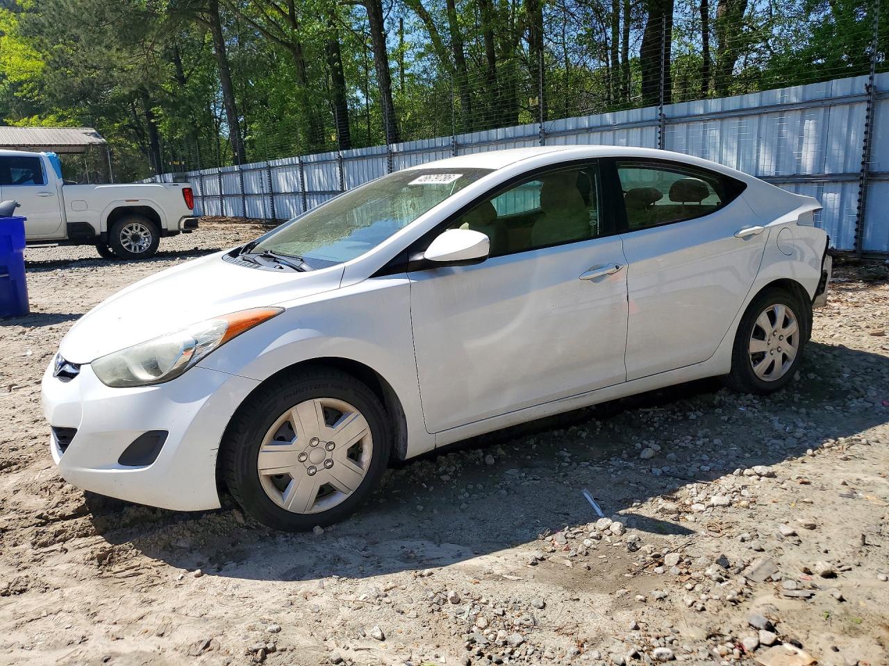Salvage Hyundai ELANTRA Image