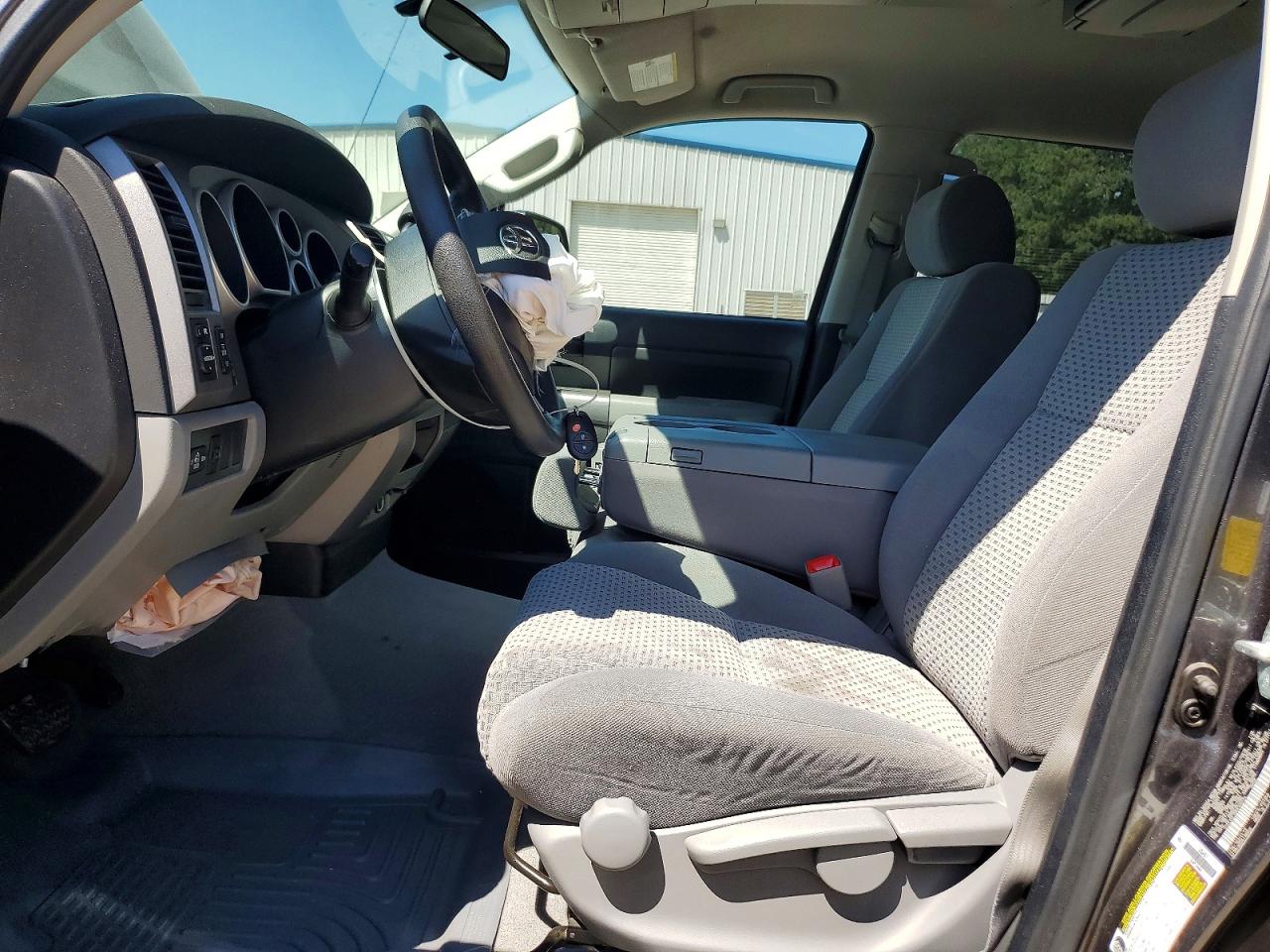 Toyota Tundra Crewmax Sr5