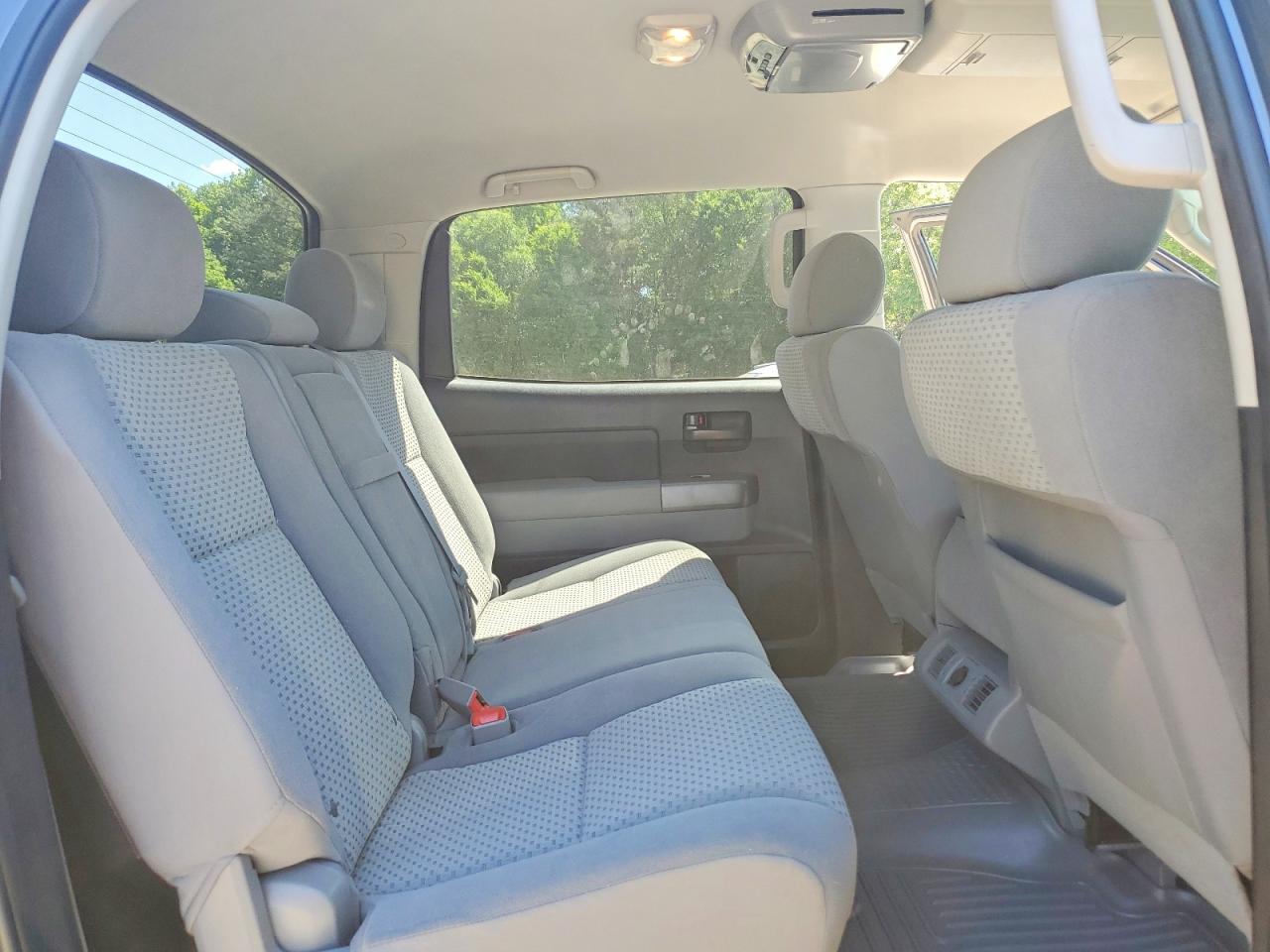 Toyota Tundra Crewmax Sr5