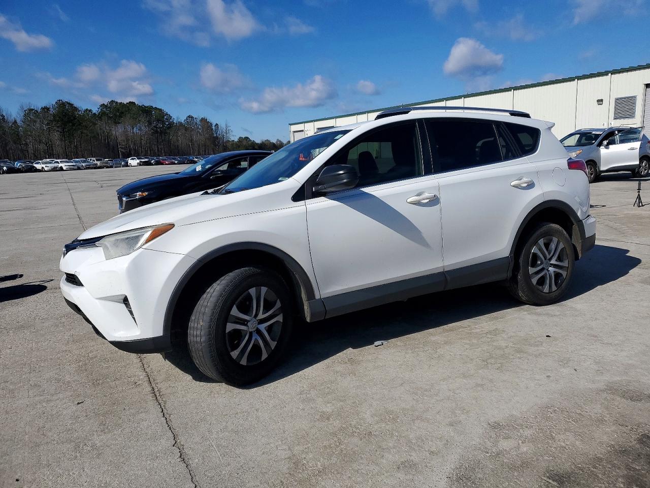 Salvage Toyota RAV4 Image