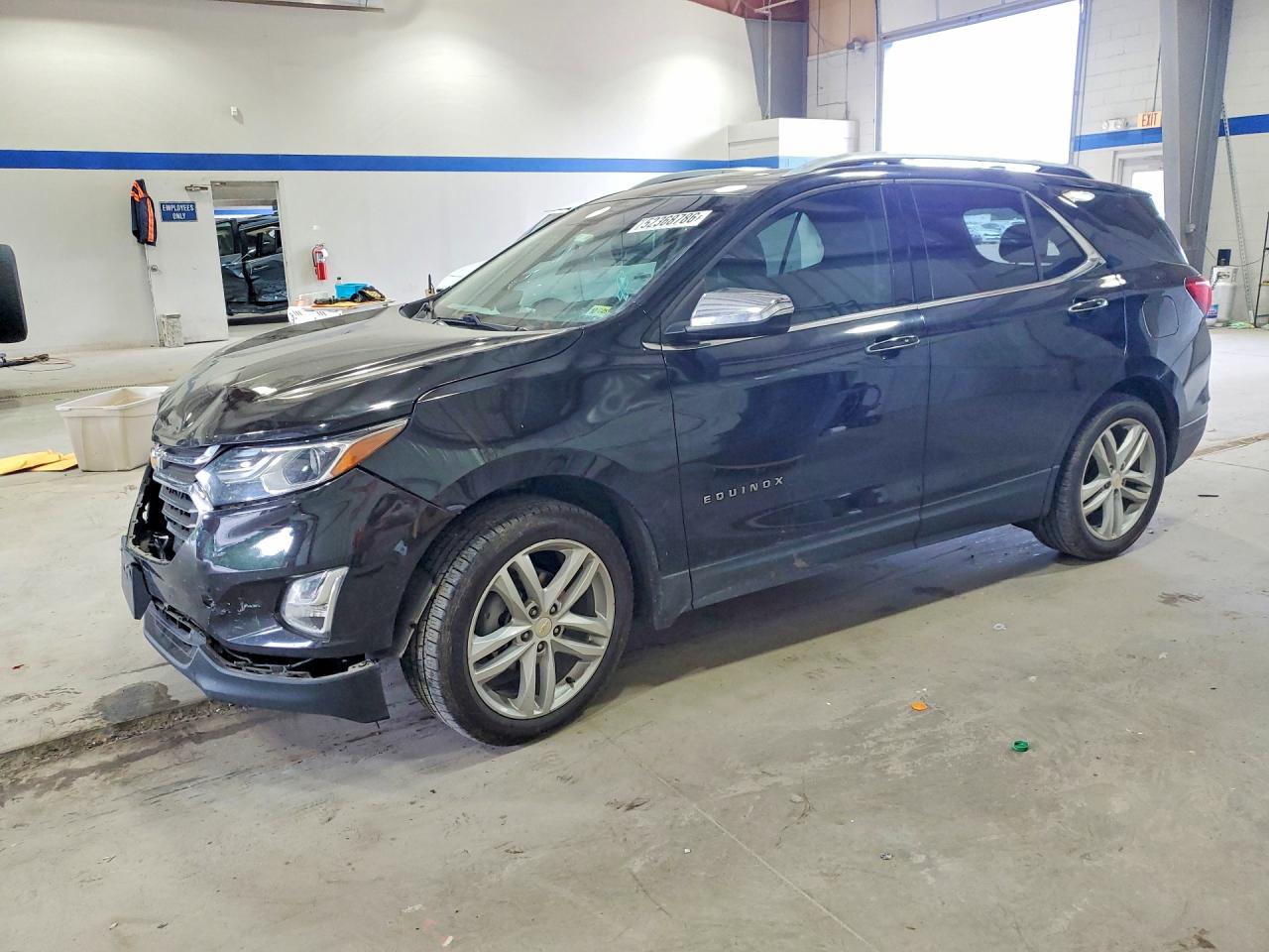 Salvage Chevrolet Equinox Image