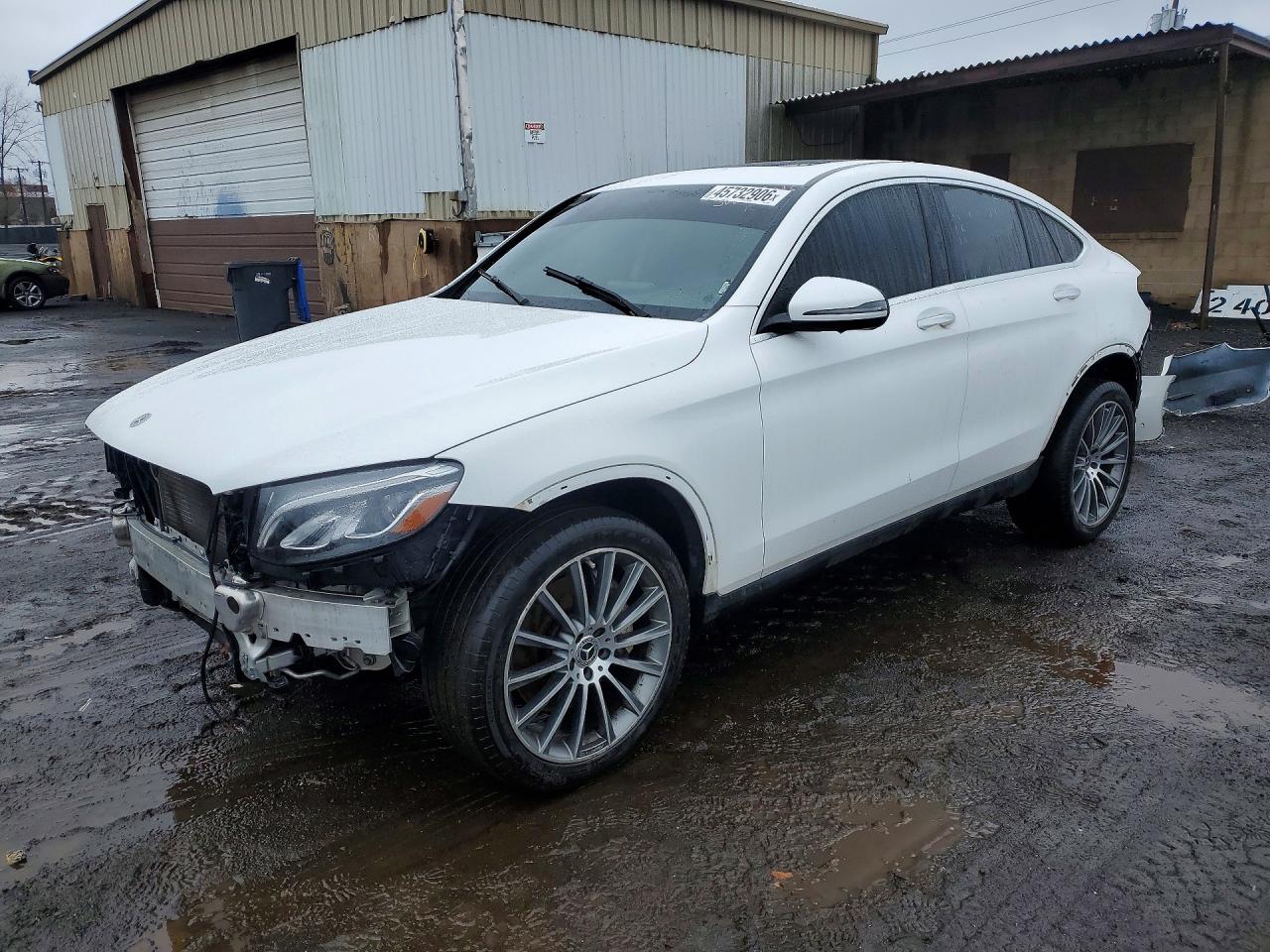 Salvage Mercedes-Benz GLC Image