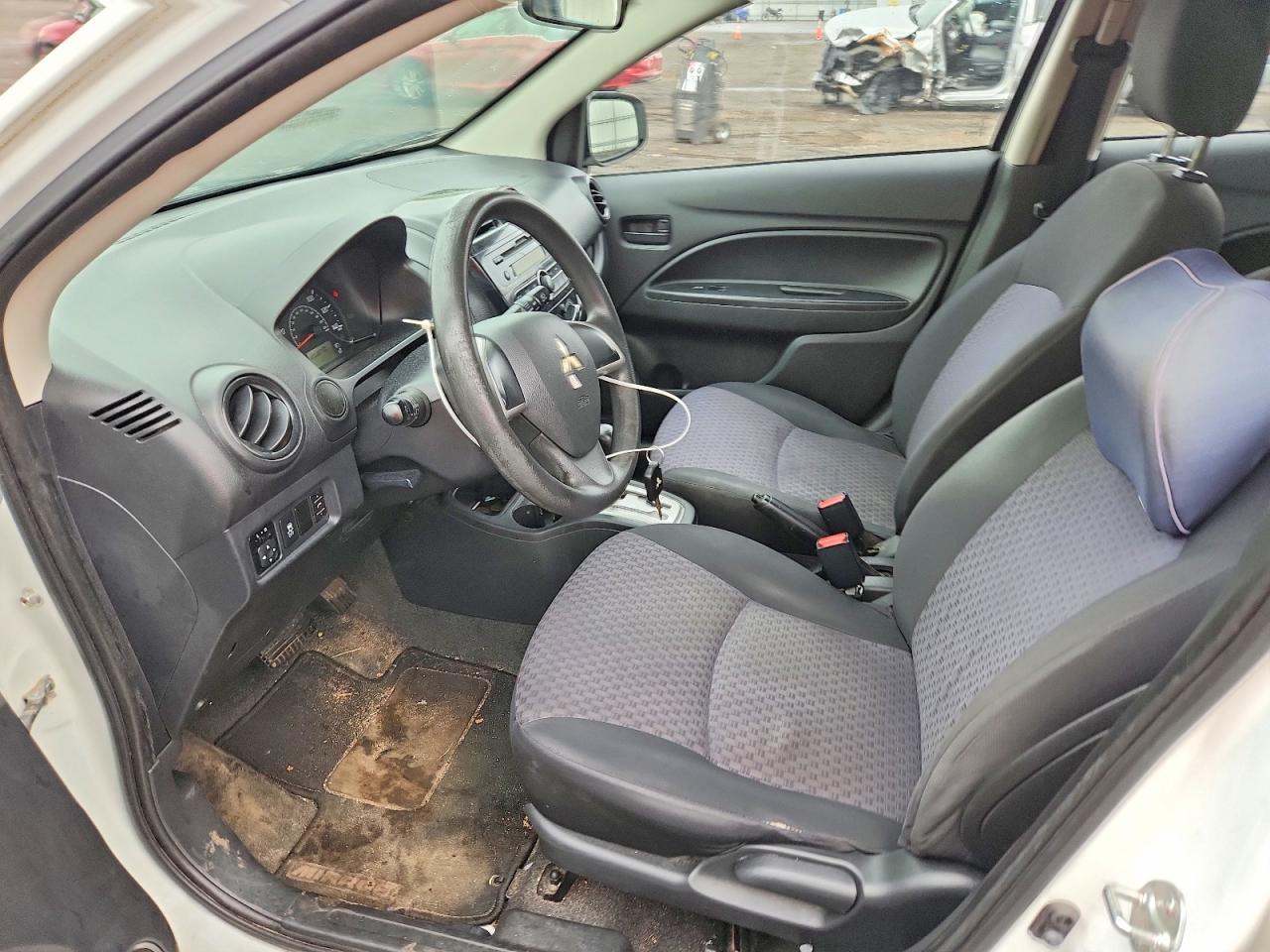 Mitsubishi Mirage Es