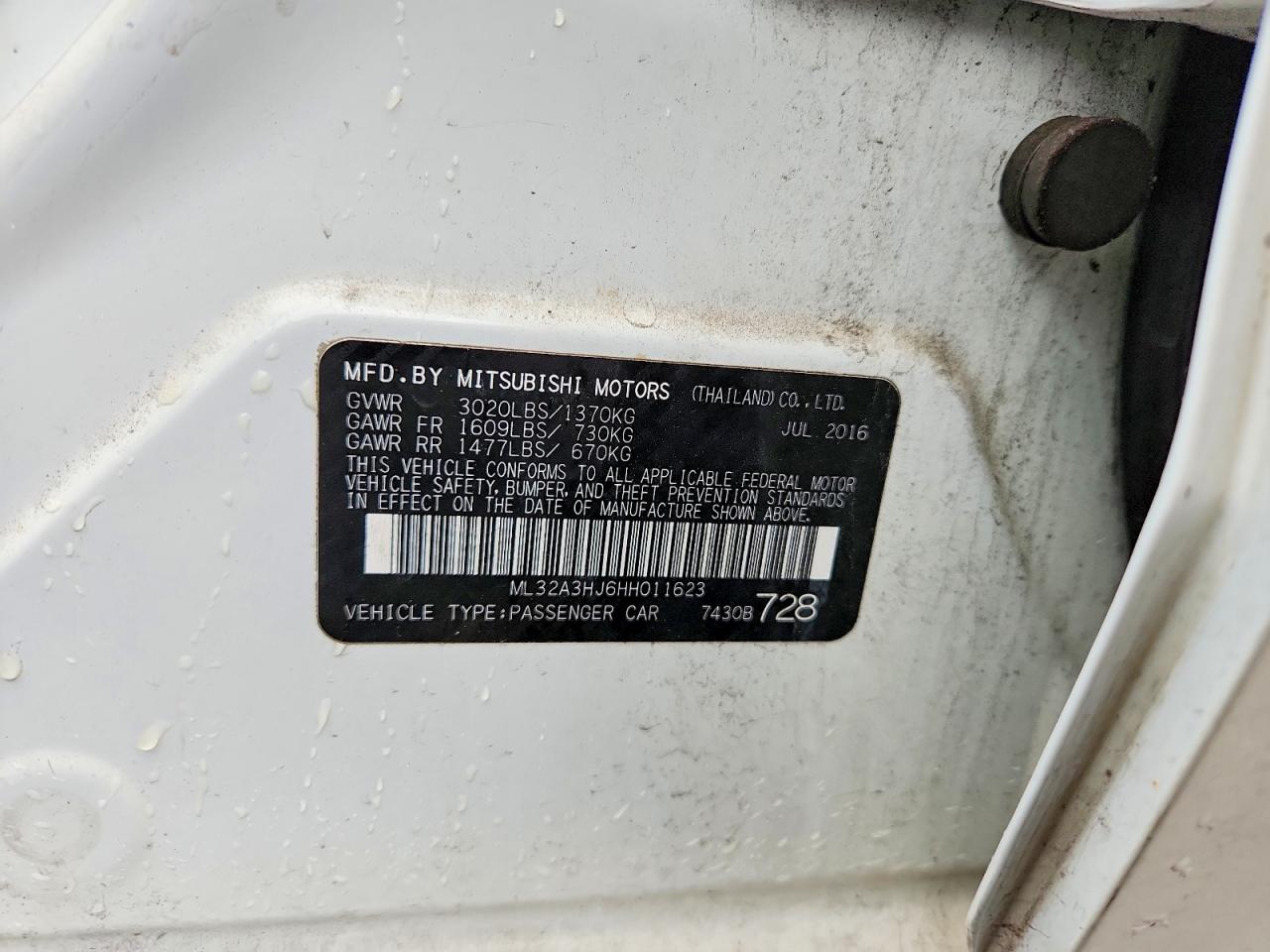 Mitsubishi Mirage Es