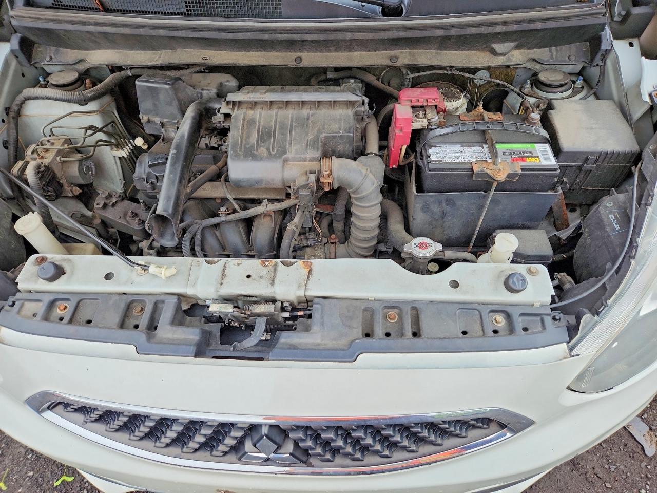 Mitsubishi Mirage Es