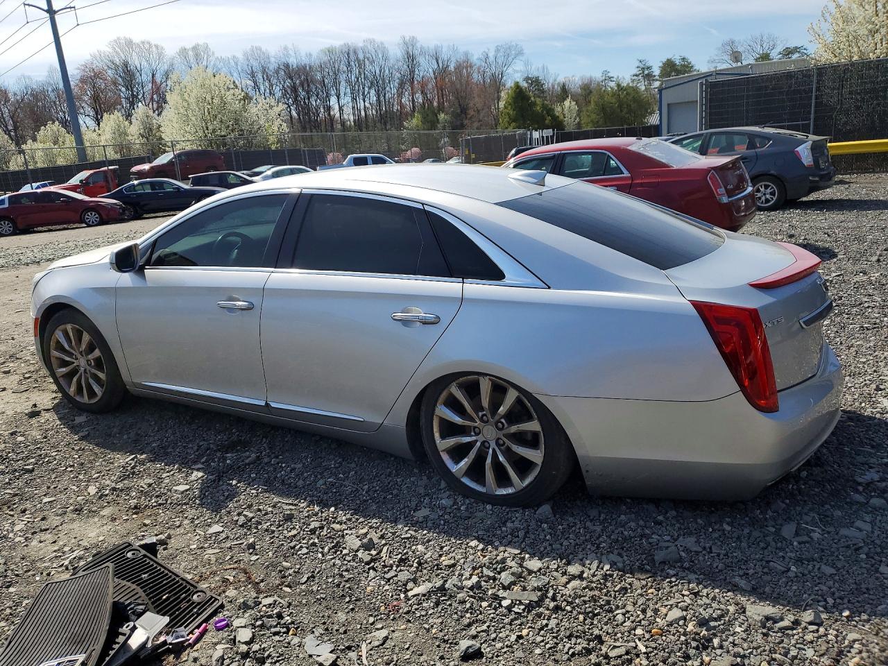 Cadillac XTS Luxury Collection