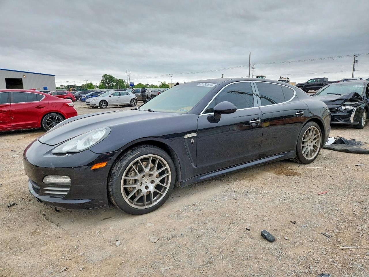 Salvage Porsche Panamera Image