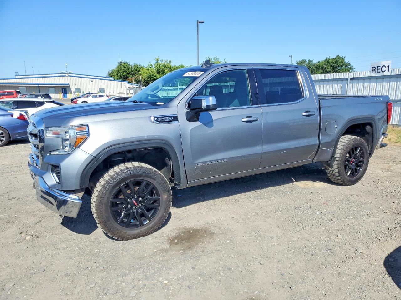 Salvage GMC Sierra Image