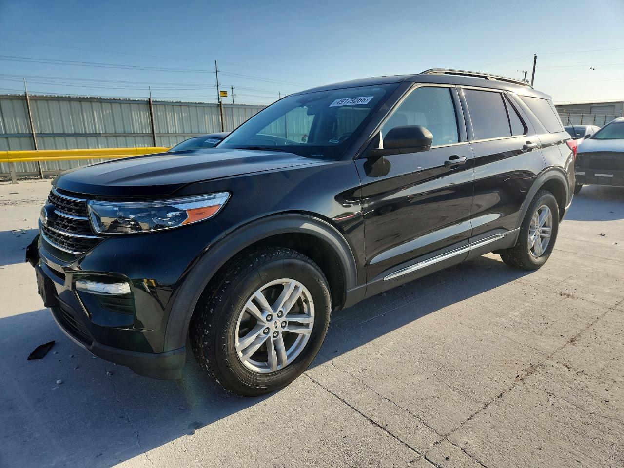 Salvage Ford Explorer Image