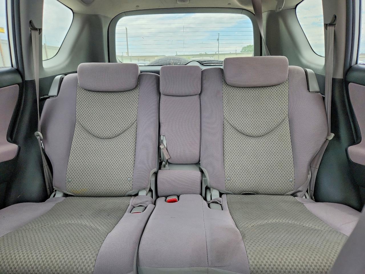 Toyota RAV4 Base