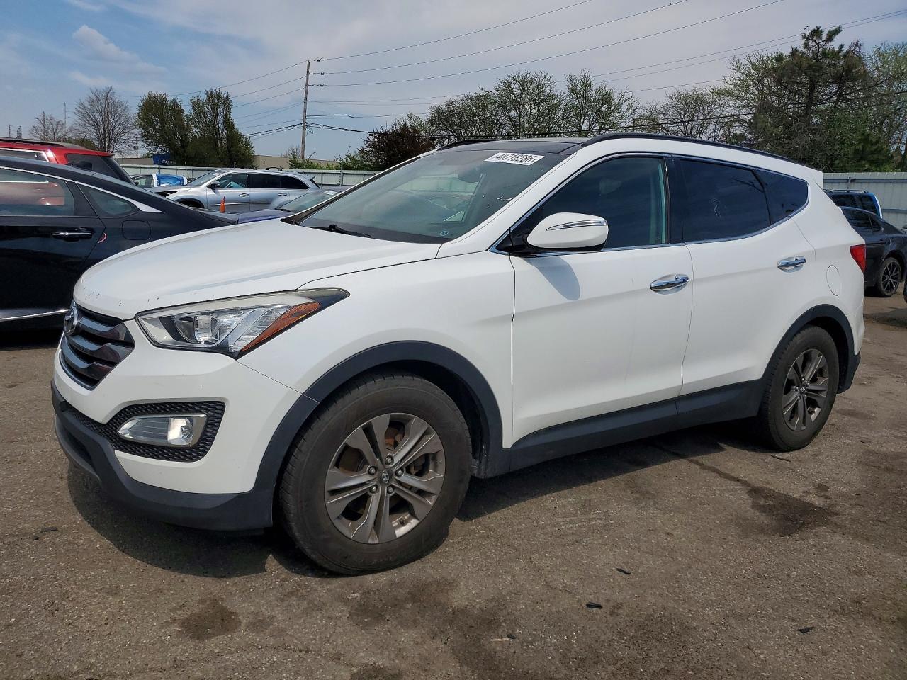 Salvage Hyundai SANTA FE Image