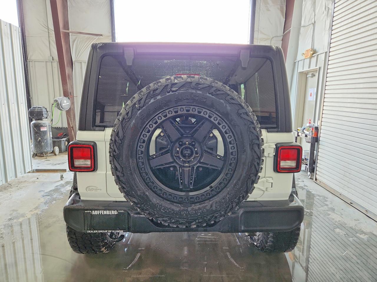 Jeep Wrangler Sport
