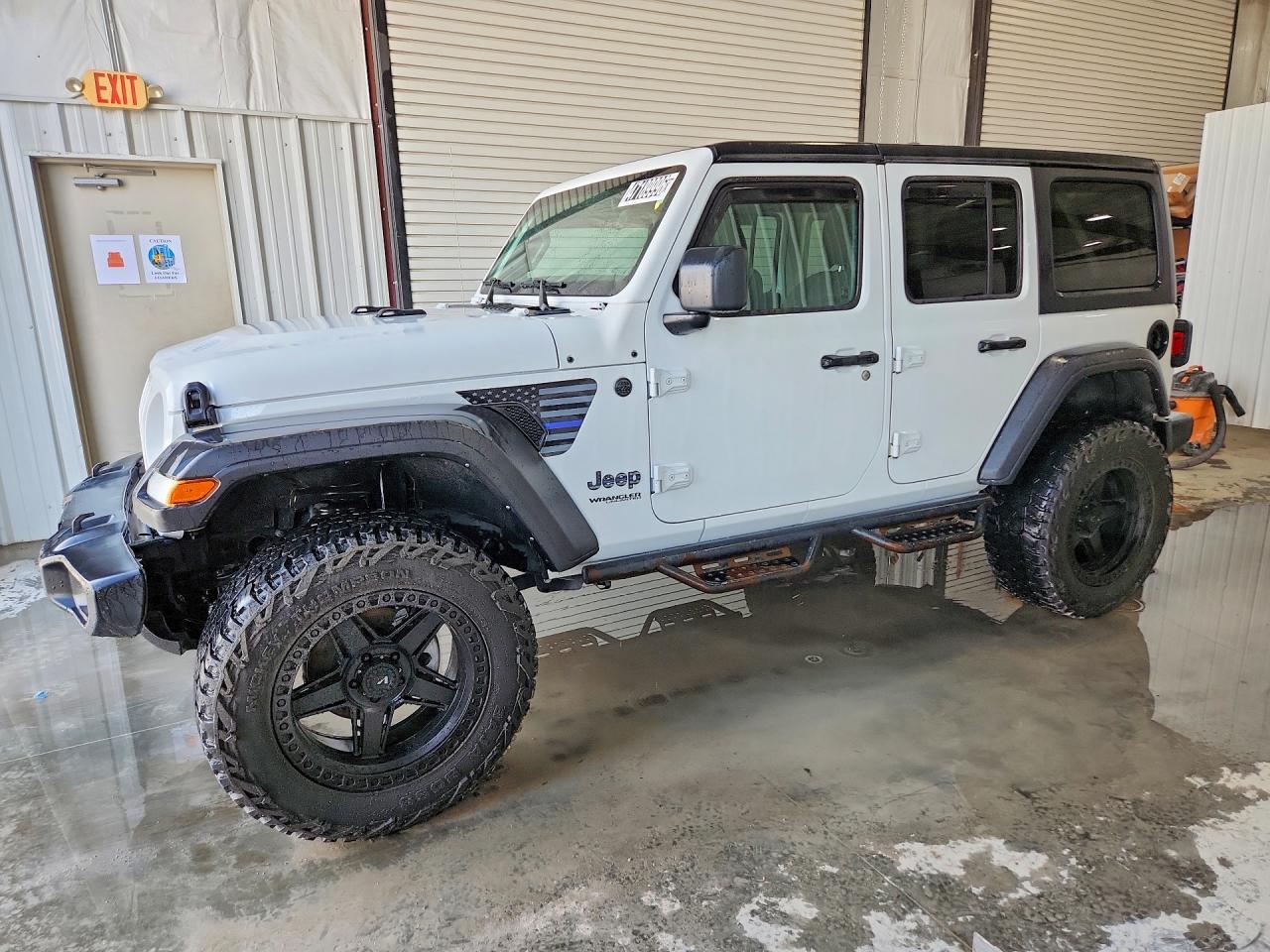 Salvage Jeep Wrangler Image