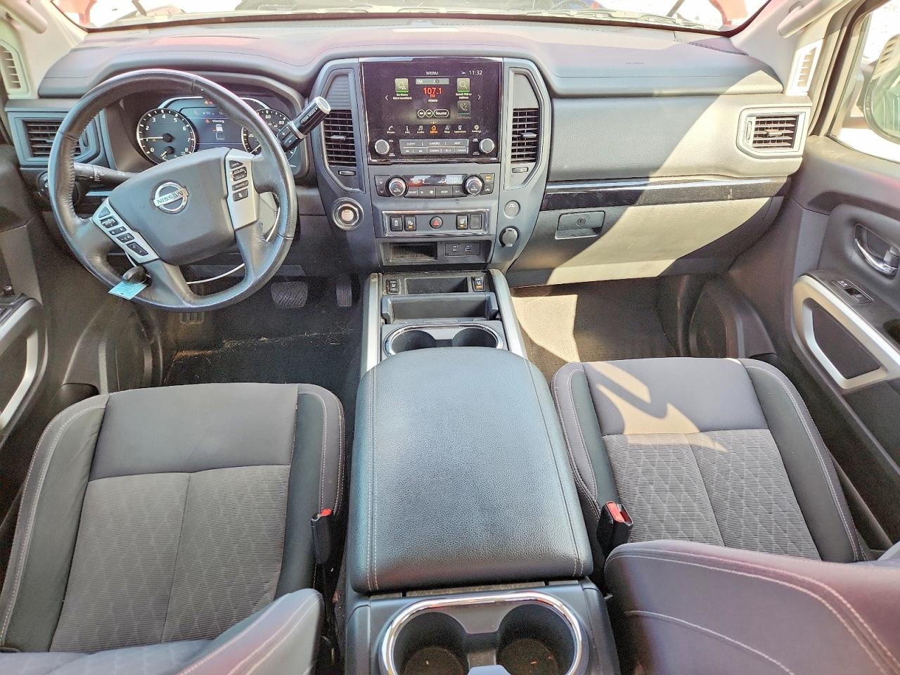 Nissan Titan Sv