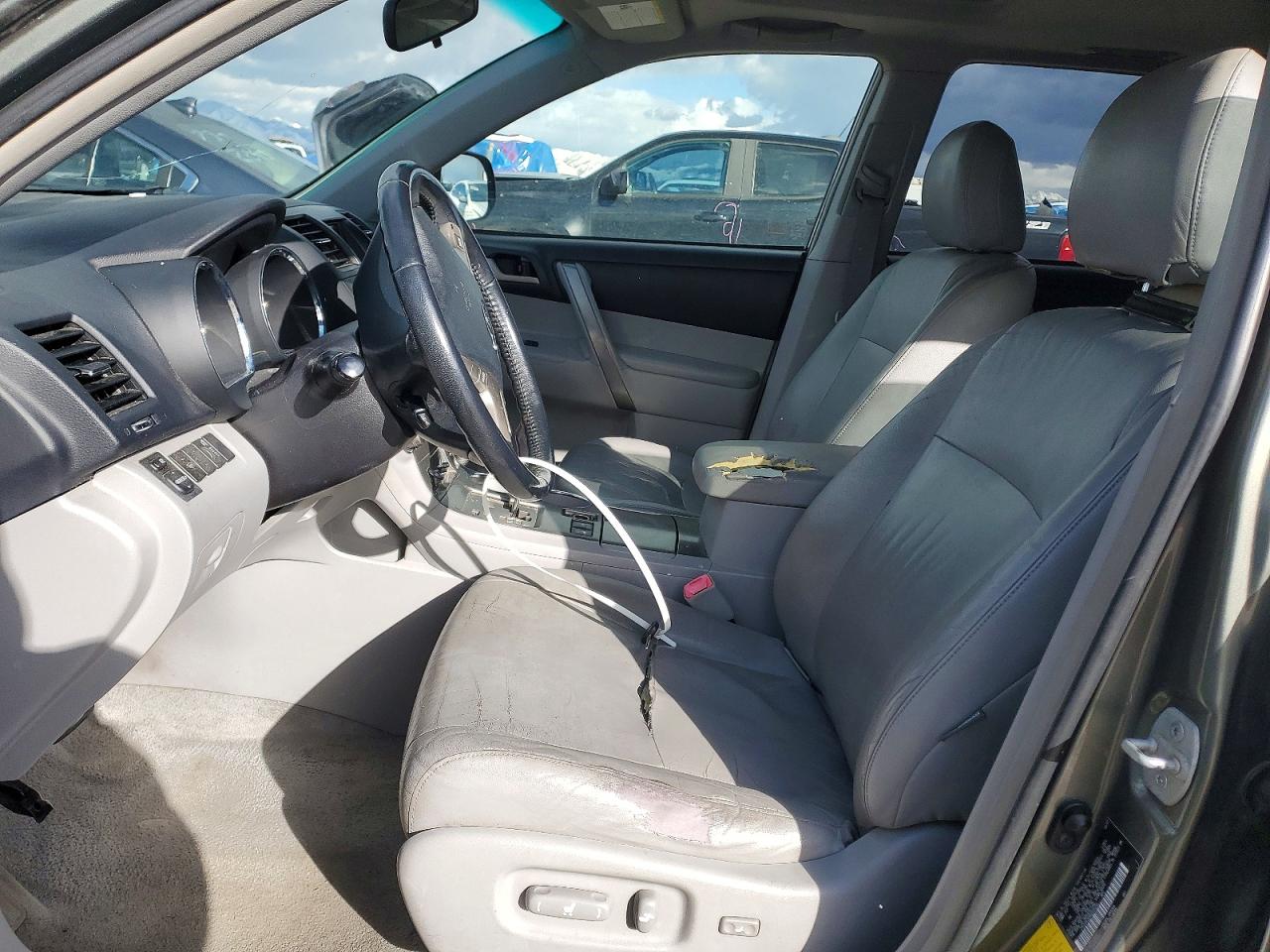 Toyota Highlander Sport