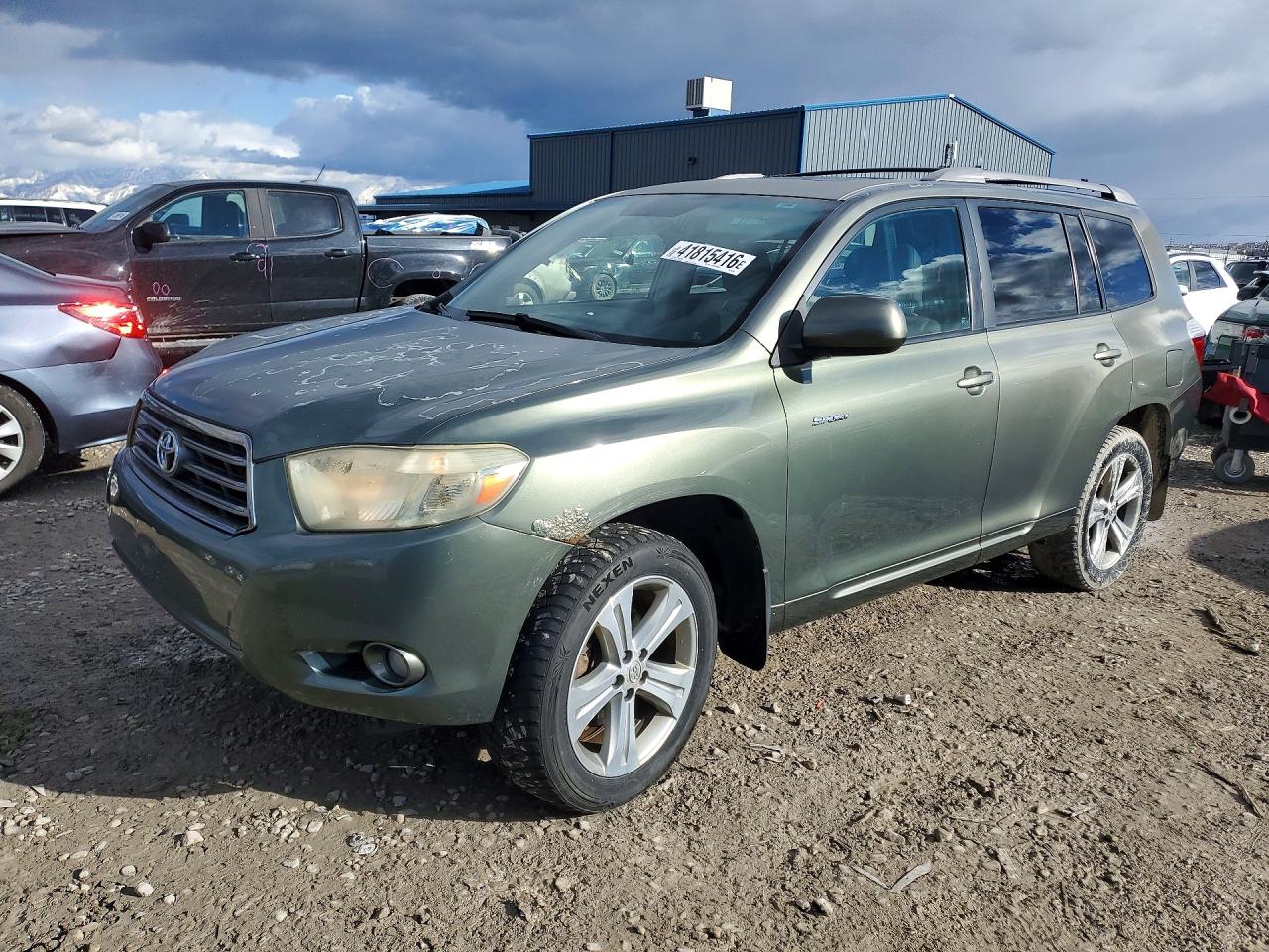 Salvage Toyota Highlander Image