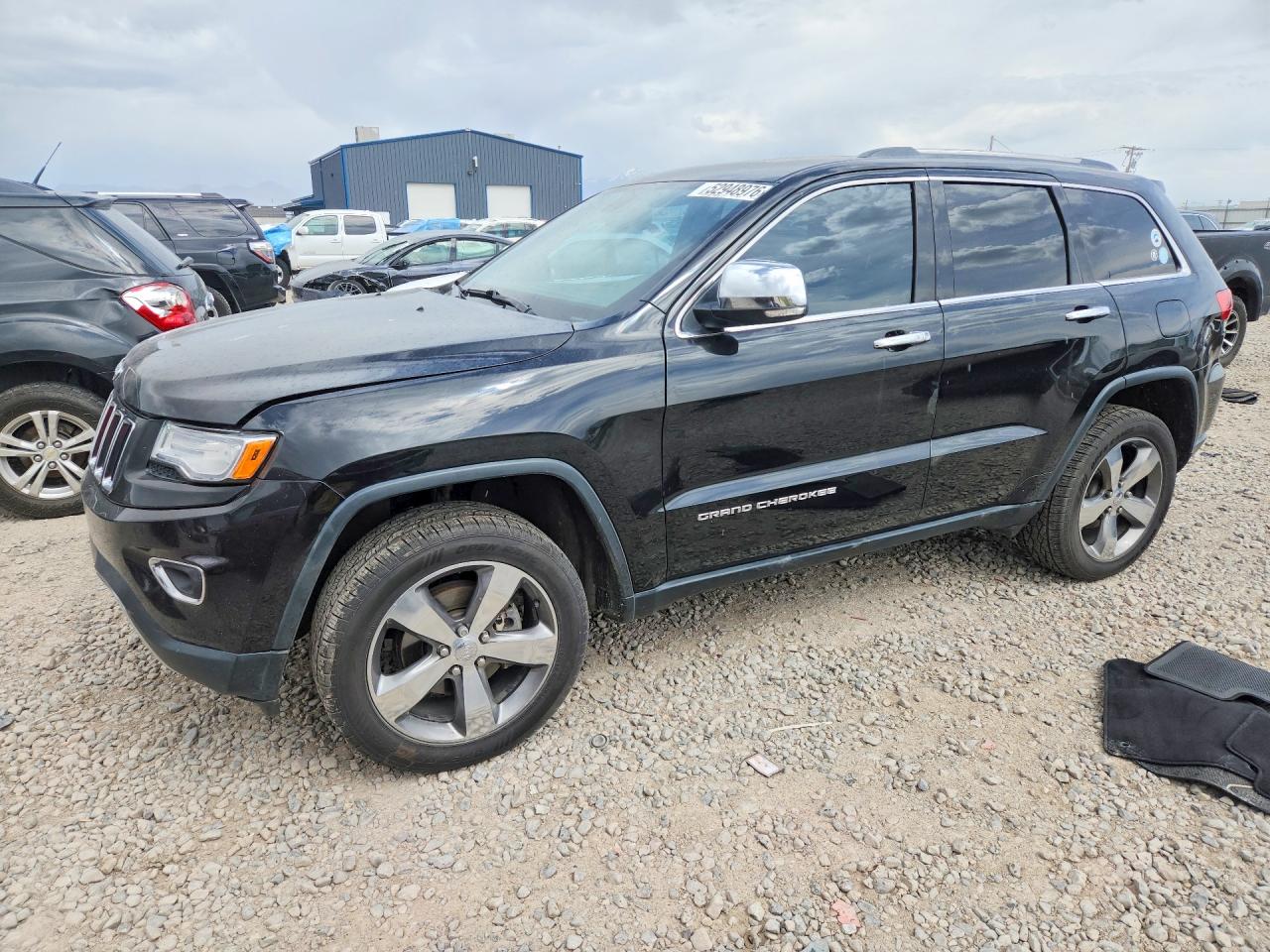 Salvage Jeep Cherokee Image