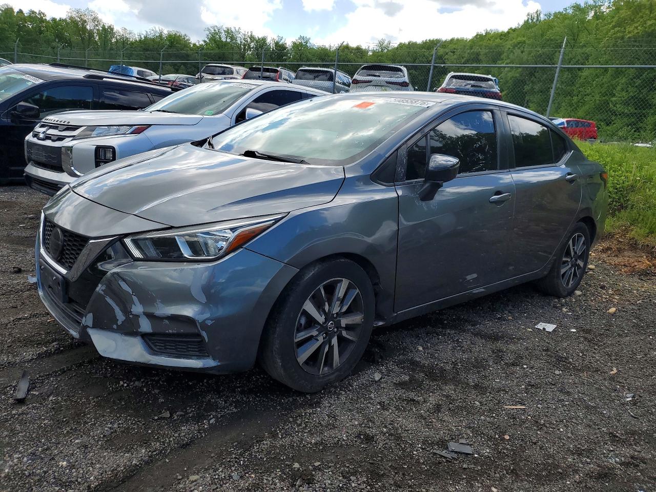 Salvage Nissan Versa Image