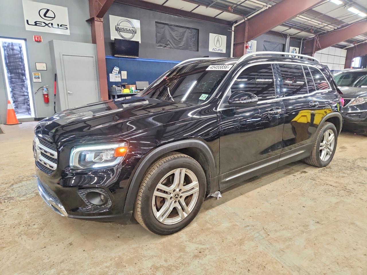 Salvage Mercedes-Benz GLB Image
