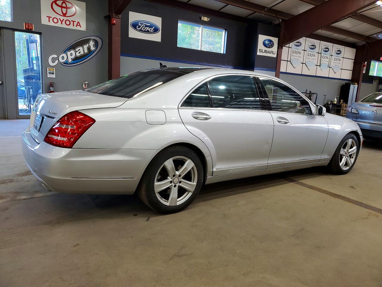Mercedes-Benz S-Class 550 4matic