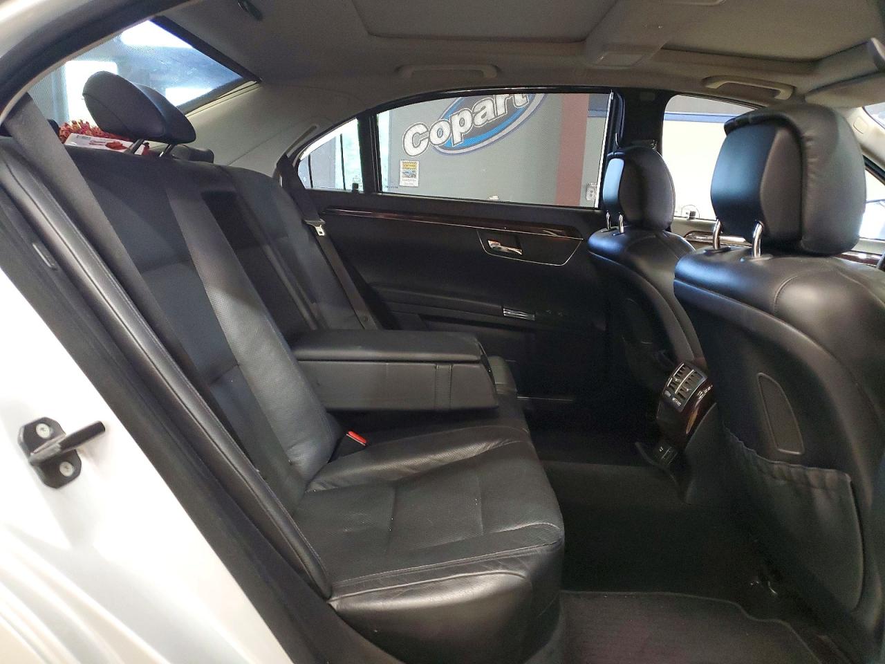 Mercedes-Benz S-Class 550 4matic