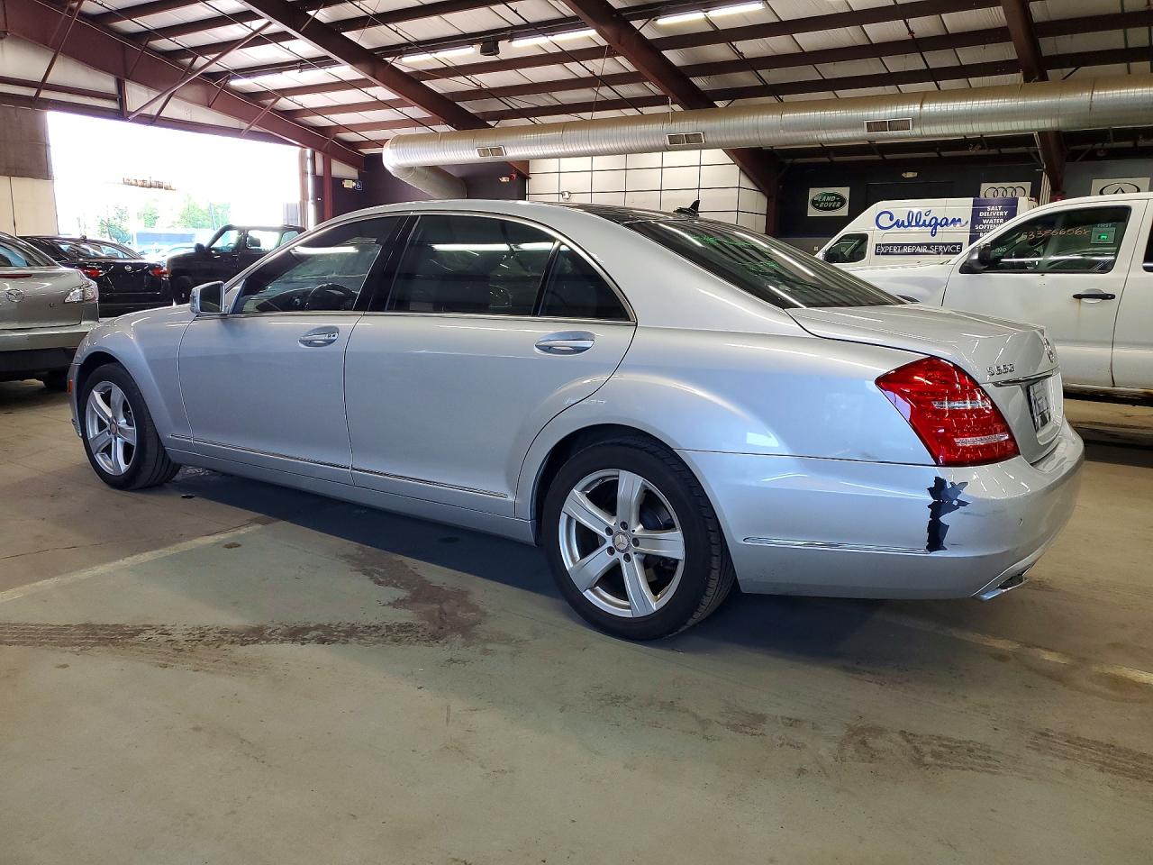 Mercedes-Benz S-Class 550 4matic