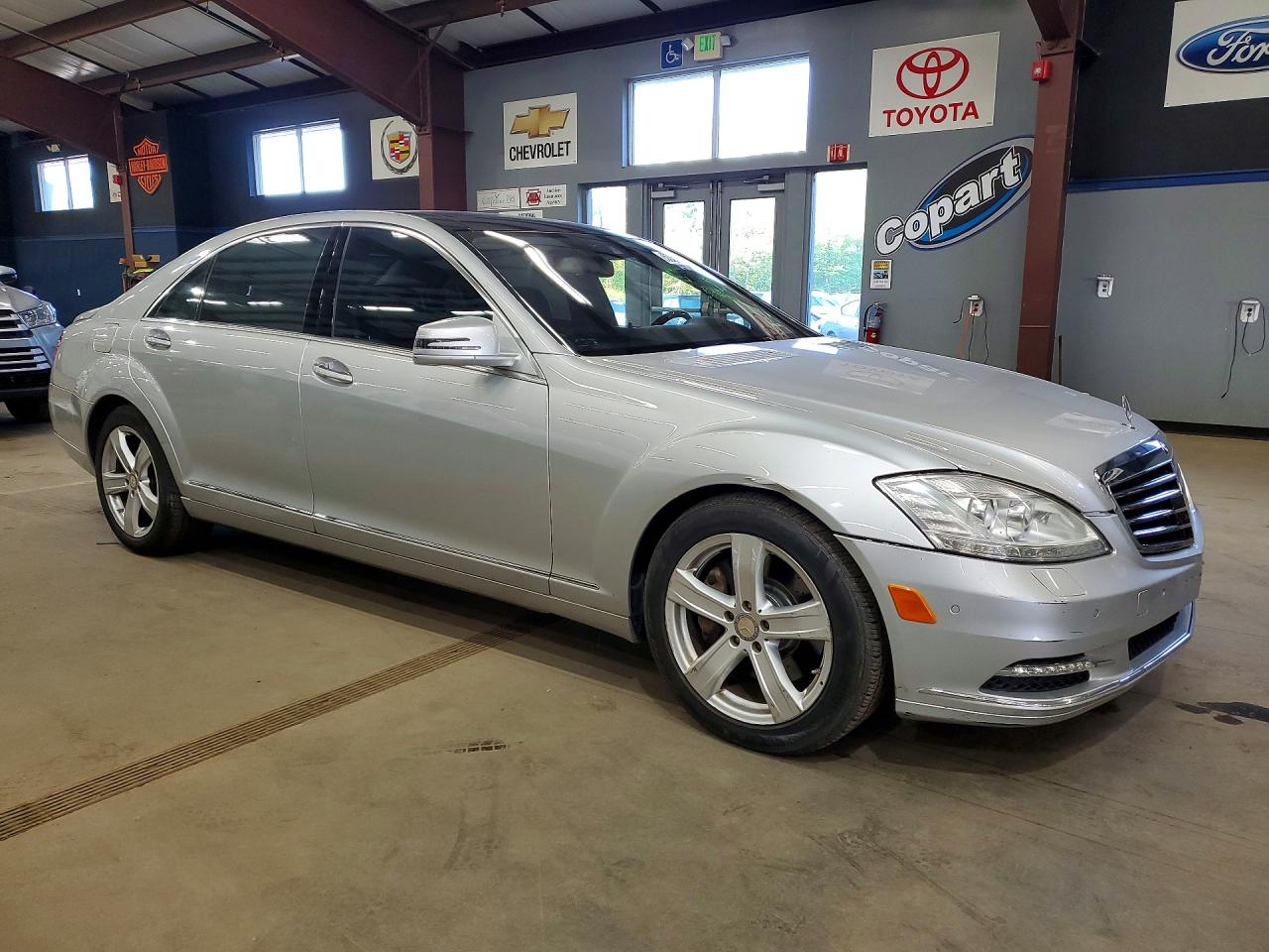 Mercedes-Benz S-Class 550 4matic