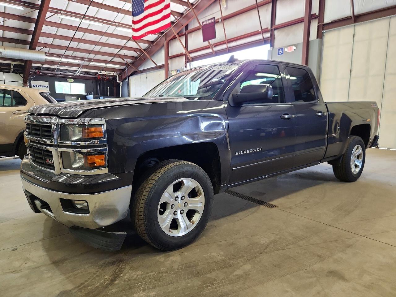 Salvage Chevrolet Silverado Image