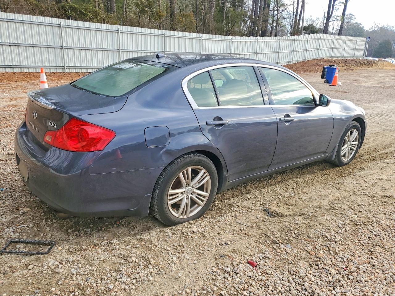 INFINITI G37 X