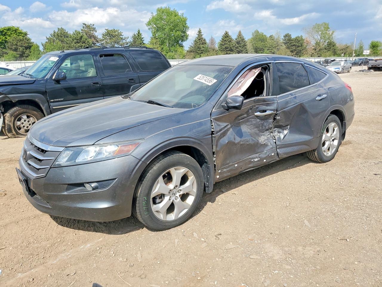 Salvage Honda Crosstour Image