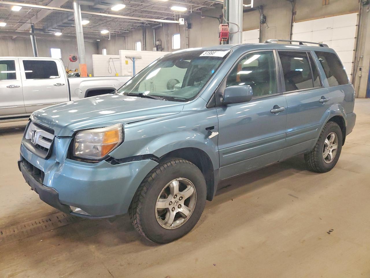 Salvage Honda Pilot Image
