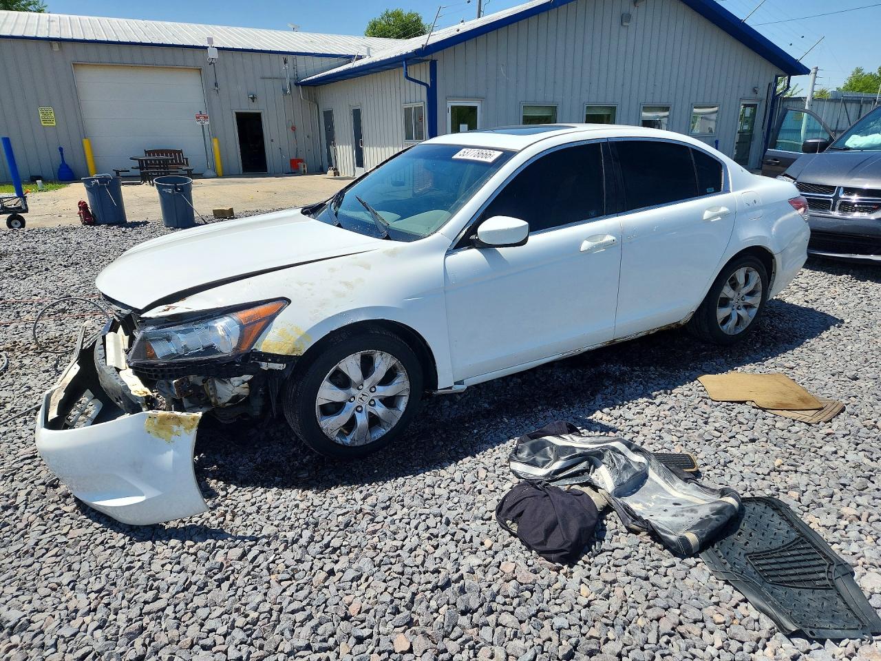 Salvage Honda Accord Image