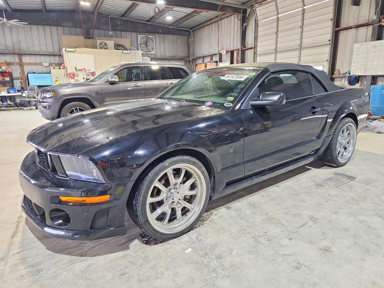 Salvage Ford Mustang Image