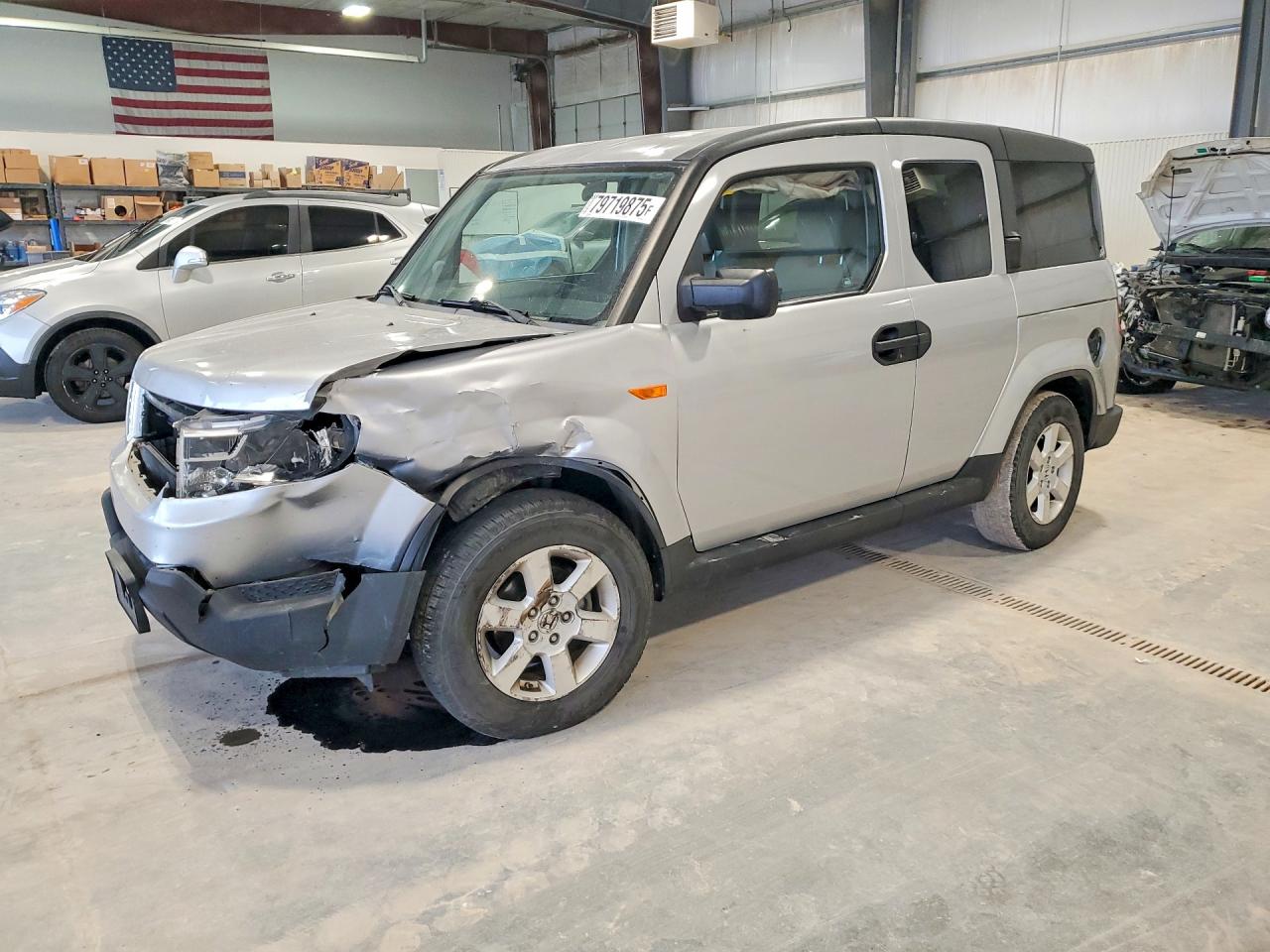 Salvage Honda Element Image