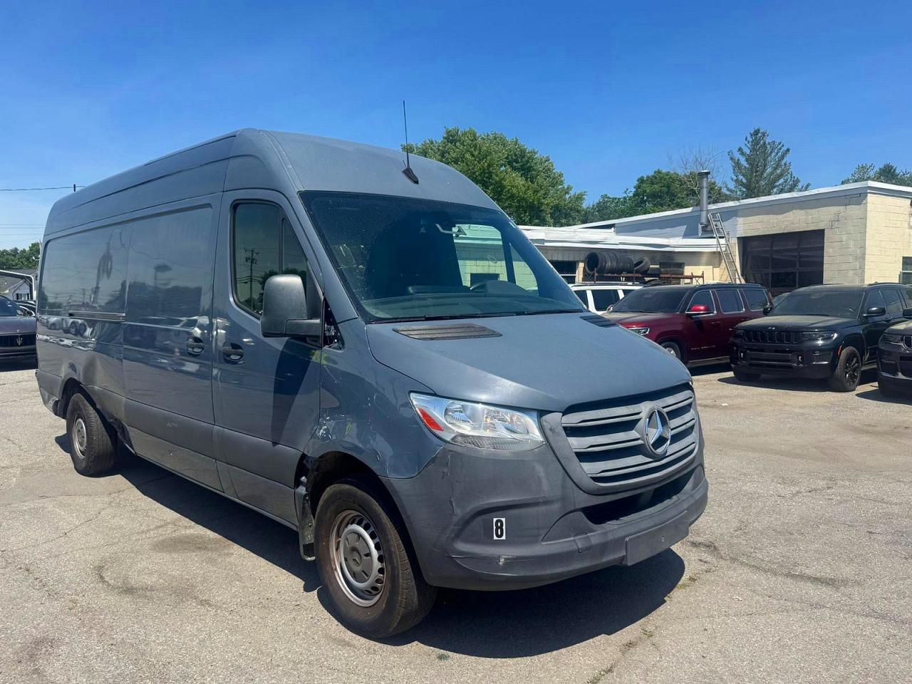 Salvage Mercedes-Benz Sprinter Image
