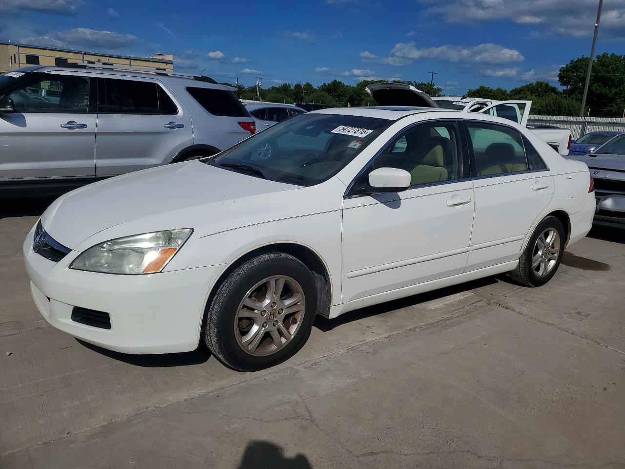 Salvage Honda Accord Image