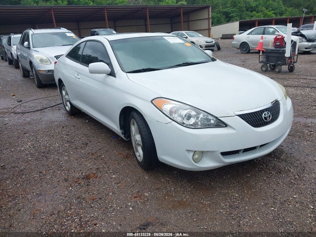 Salvage Toyota Camry Image