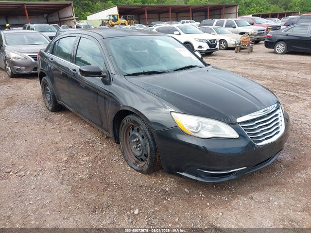Salvage Chrysler 200 Image