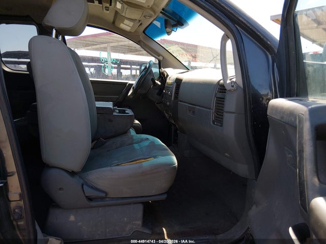 Nissan Titan Se
