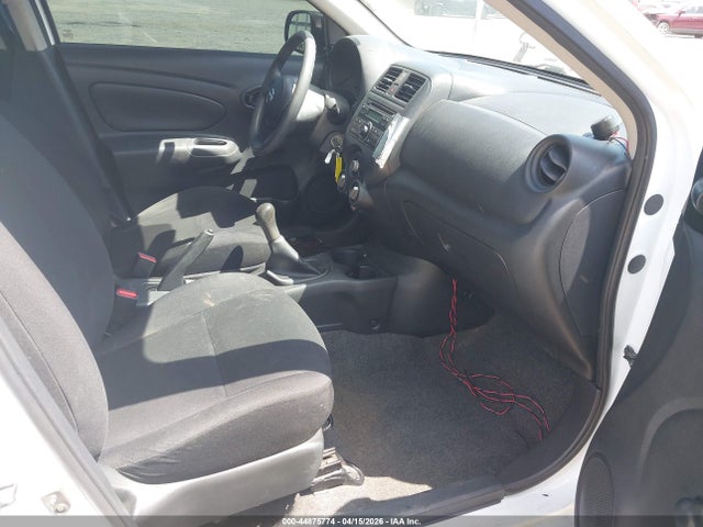 Nissan Versa 1.6 S