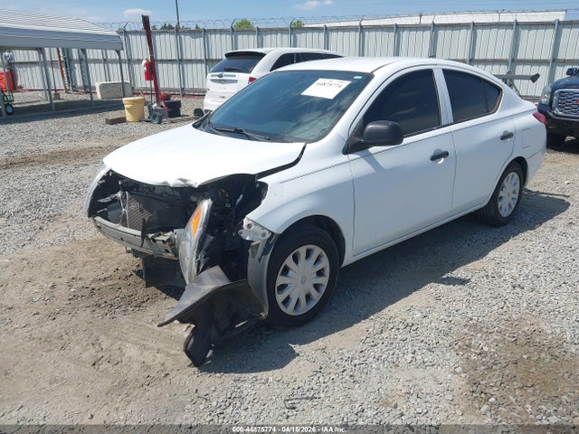 Nissan Versa 1.6 S