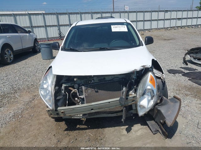 Nissan Versa 1.6 S