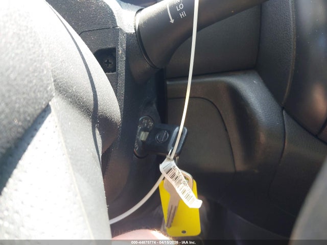 Nissan Versa 1.6 S