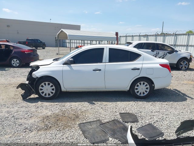 Nissan Versa 1.6 S