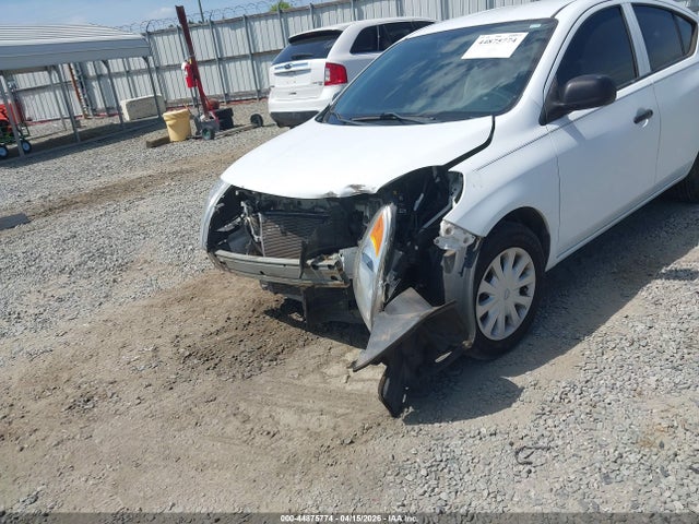Nissan Versa 1.6 S