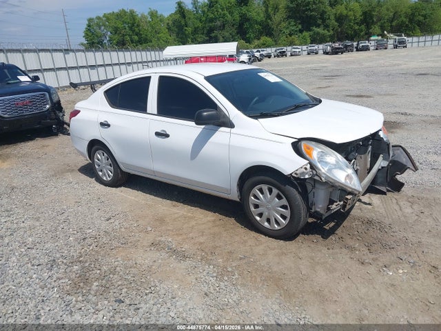 Salvage Nissan Versa Image