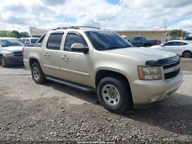 Salvage Chevrolet Avalanche 1500 Image