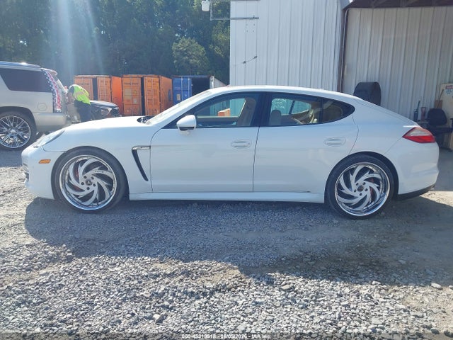 Porsche Panamera 4